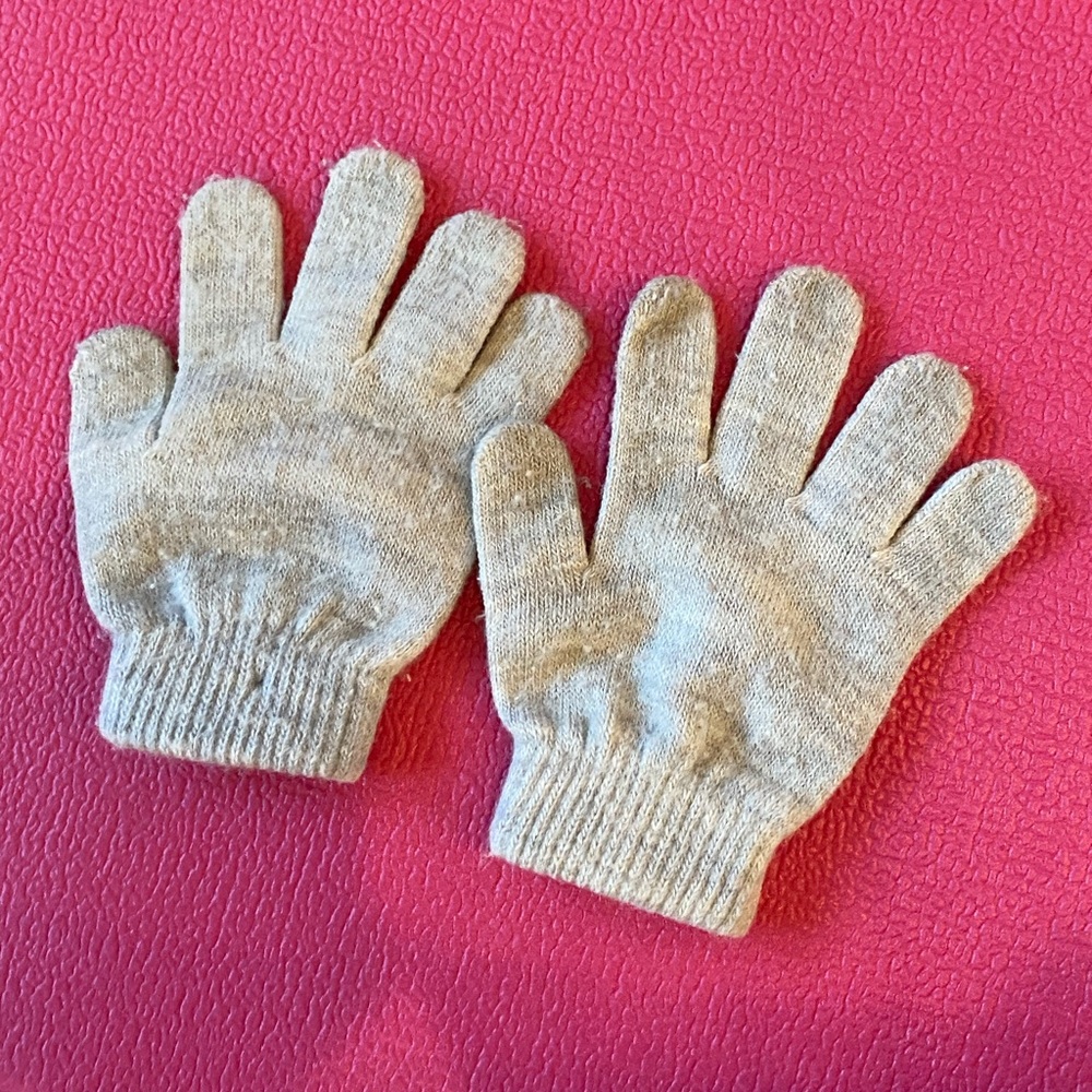 Cozy Kids' Gray Gloves